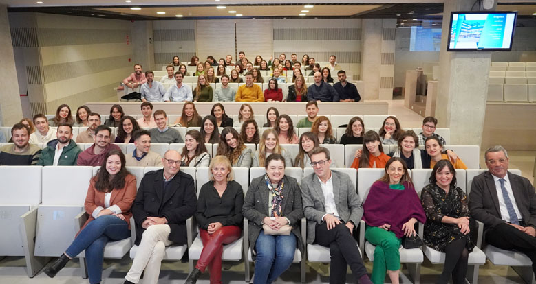 Encuentro en el Colegio Oficial de Médicos de Granada con los MIR que comenzaron su formación en 2020